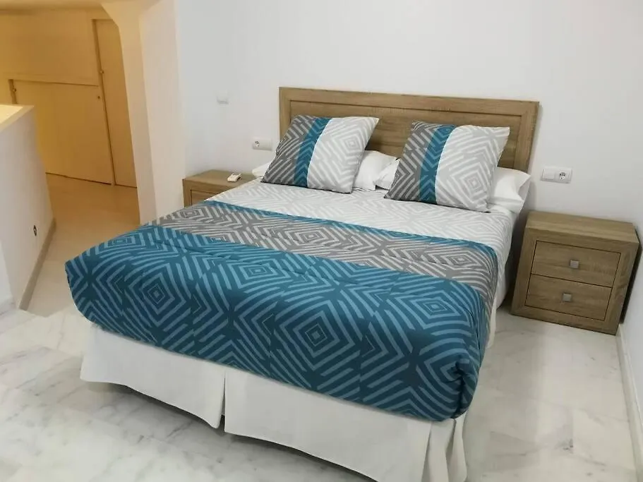 Disfruta Sevilla Desde Triana Junto Al Rio Spanyolország